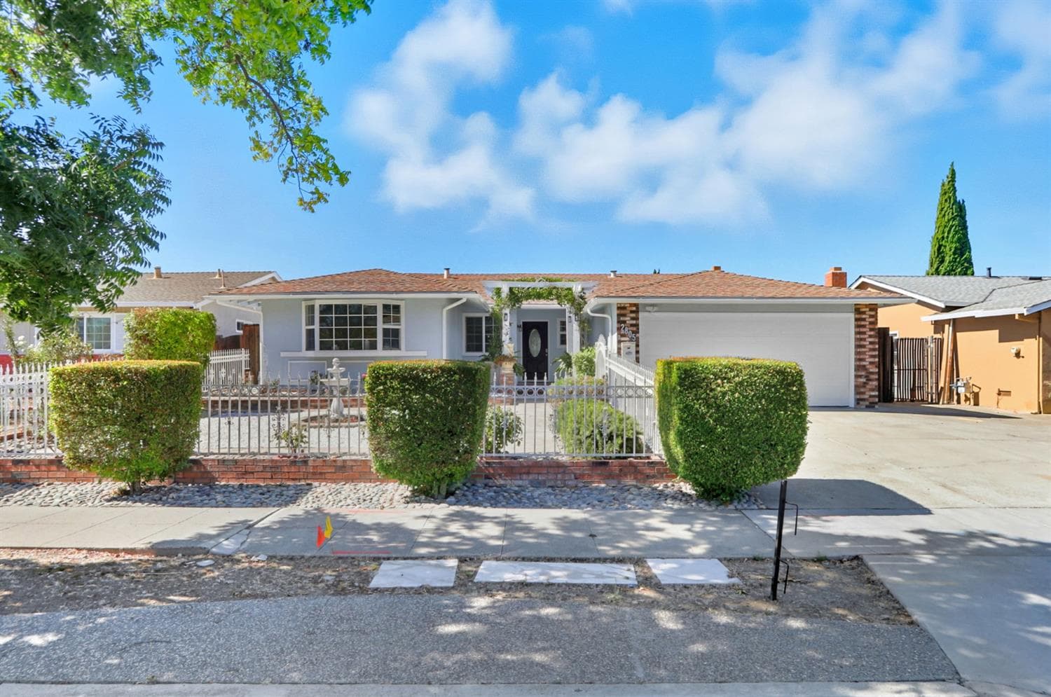 7963 Roseview Way, Sacramento